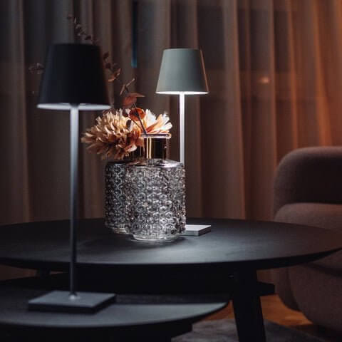 Outdoor Touch Table Lamps Desk Modern Bedroom Light Rechargeable Bar Cordless Restaurant Table Lamp with USB Charging Port